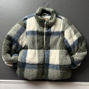 BEARPAW Sherpa Plaid Puffer Jacket. Olive/blue/ecru color. Women’s size Large